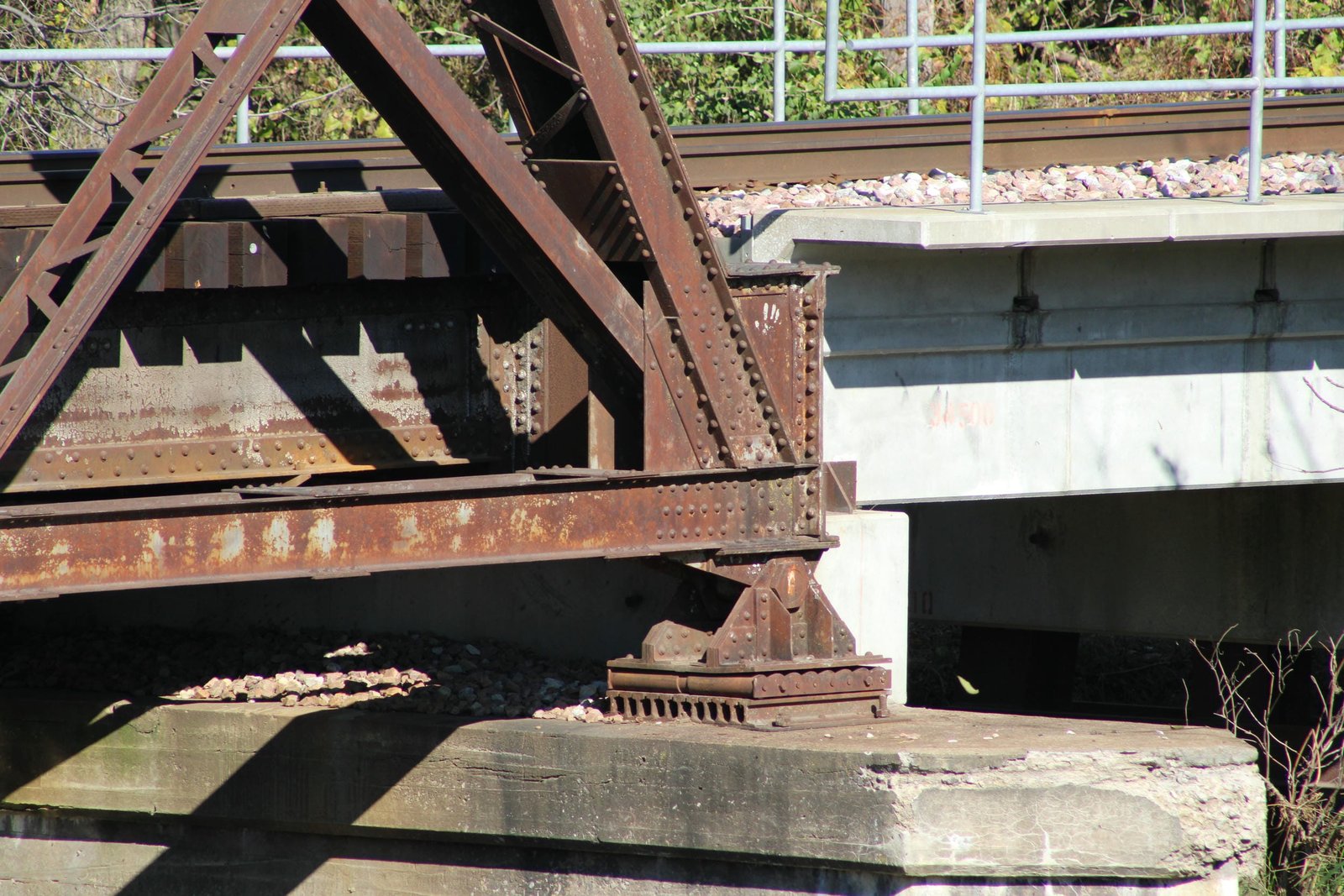 Lower angle connection